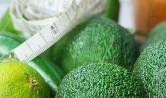 アボカドのカロリーは?食物繊維や、不飽和脂肪酸が豊富! 食べることでダイエットにも?!