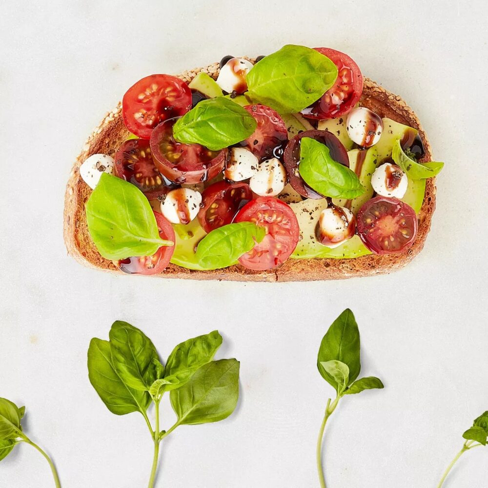 バルサミコ風味のアボカド・トースト