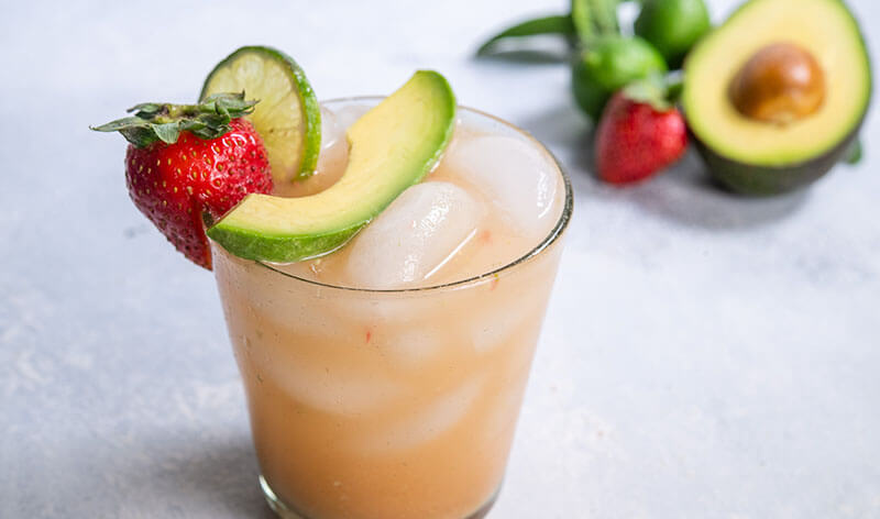 ストロベリーｰアボカドのマルガリータ風モクテル