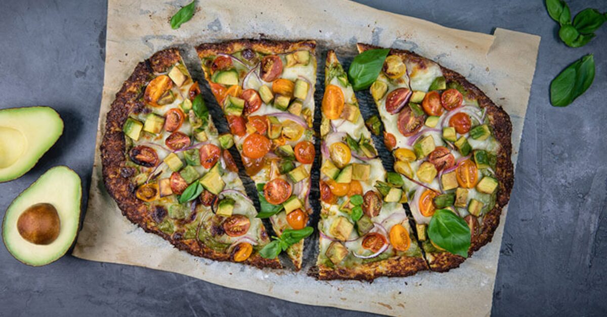 健康な心臓のためのアボカド × カリフラワーのピザ 