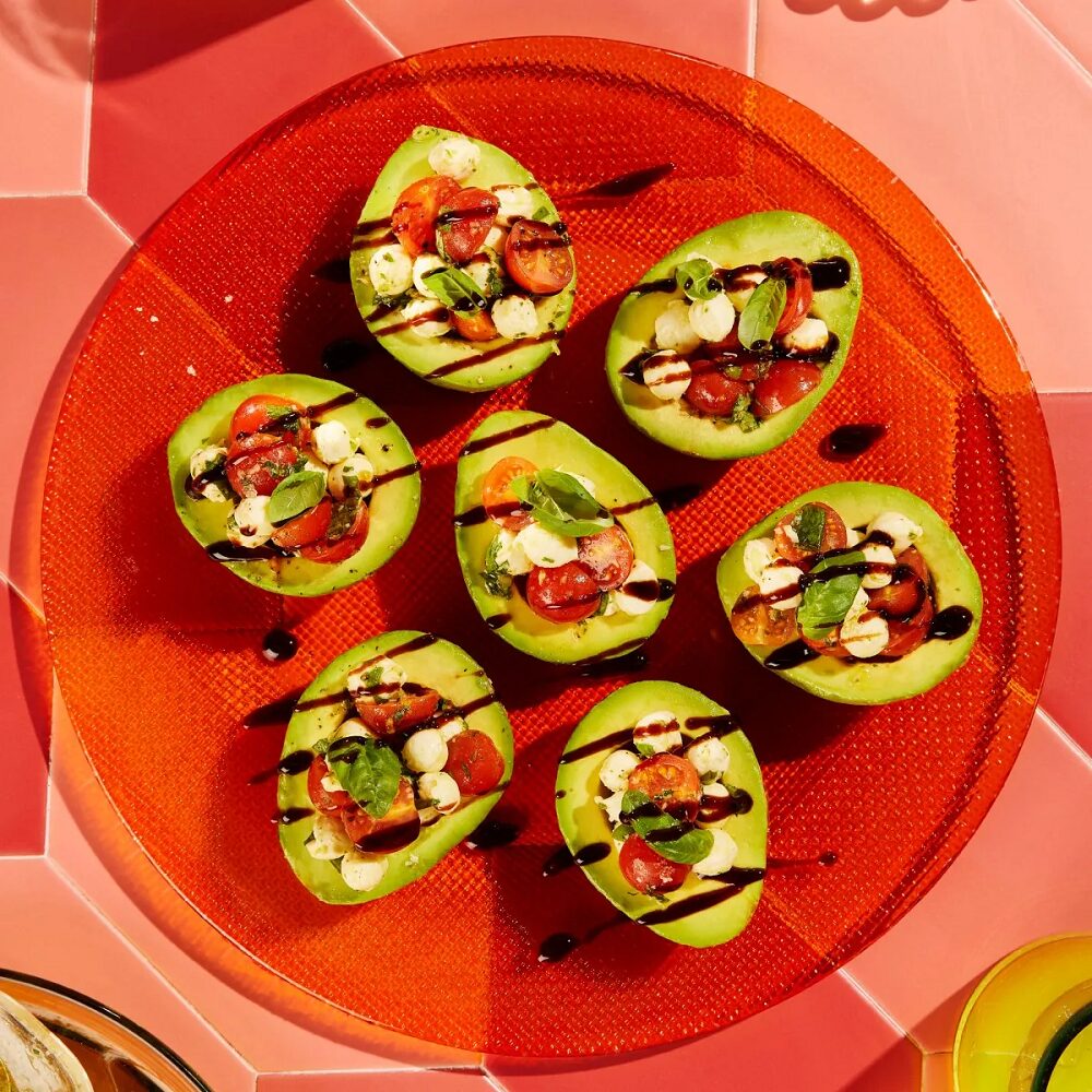 アボカドカップのカプレーゼ