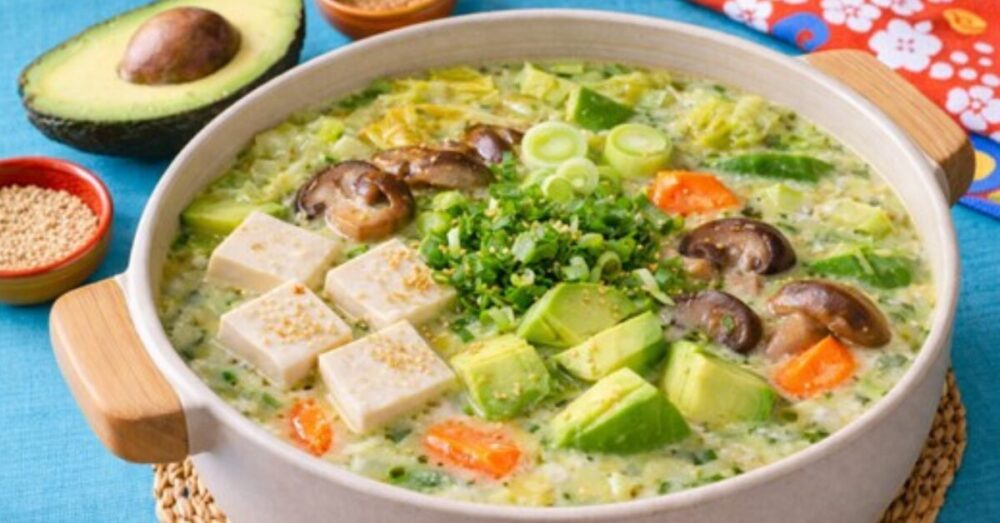 みそ仕立てのアボカド鍋